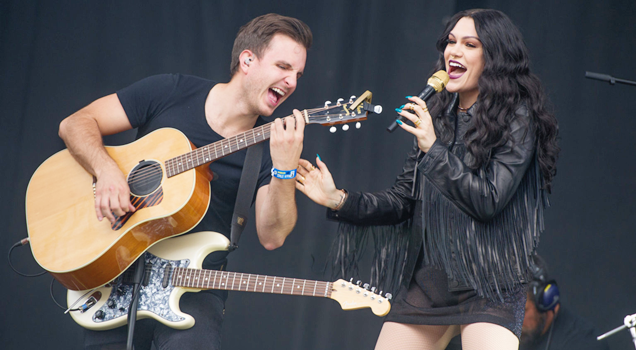 Jessie J T in The Park 2015